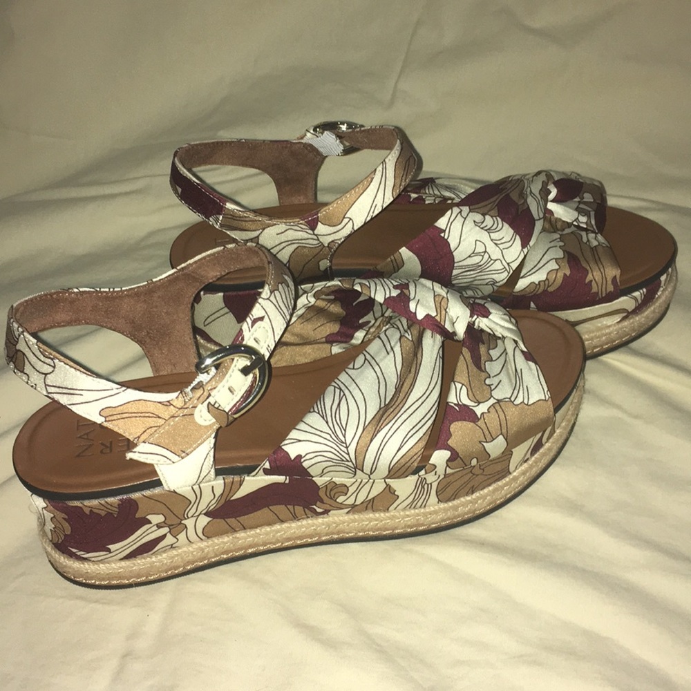 Naturalizer patterned flatform sandal-NEW
